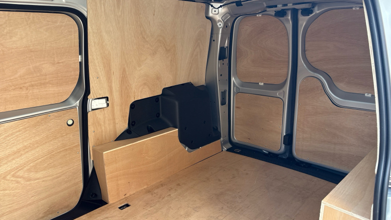 Ford Transit Connect 250 L2 Petrol 1.5 EcoBoost PHEV 150 Limited Van Auto